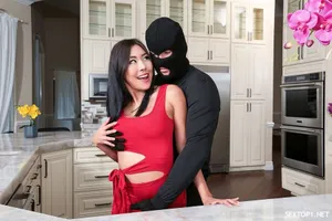 Chuyện tình thầy giáo trẻ điển trai và em học sinh nữ dâm đãng