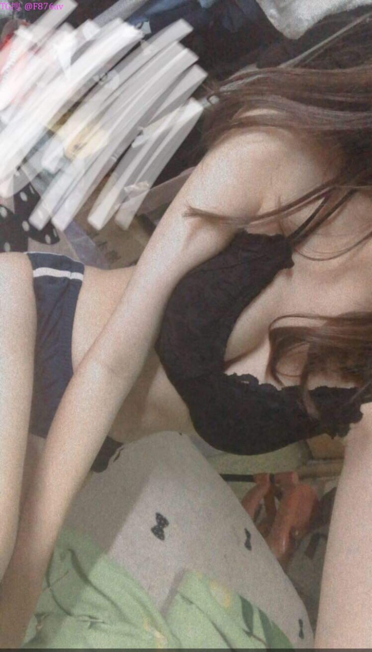 Anh xin lỗi nhưng mà lồn chị gái em khít quá